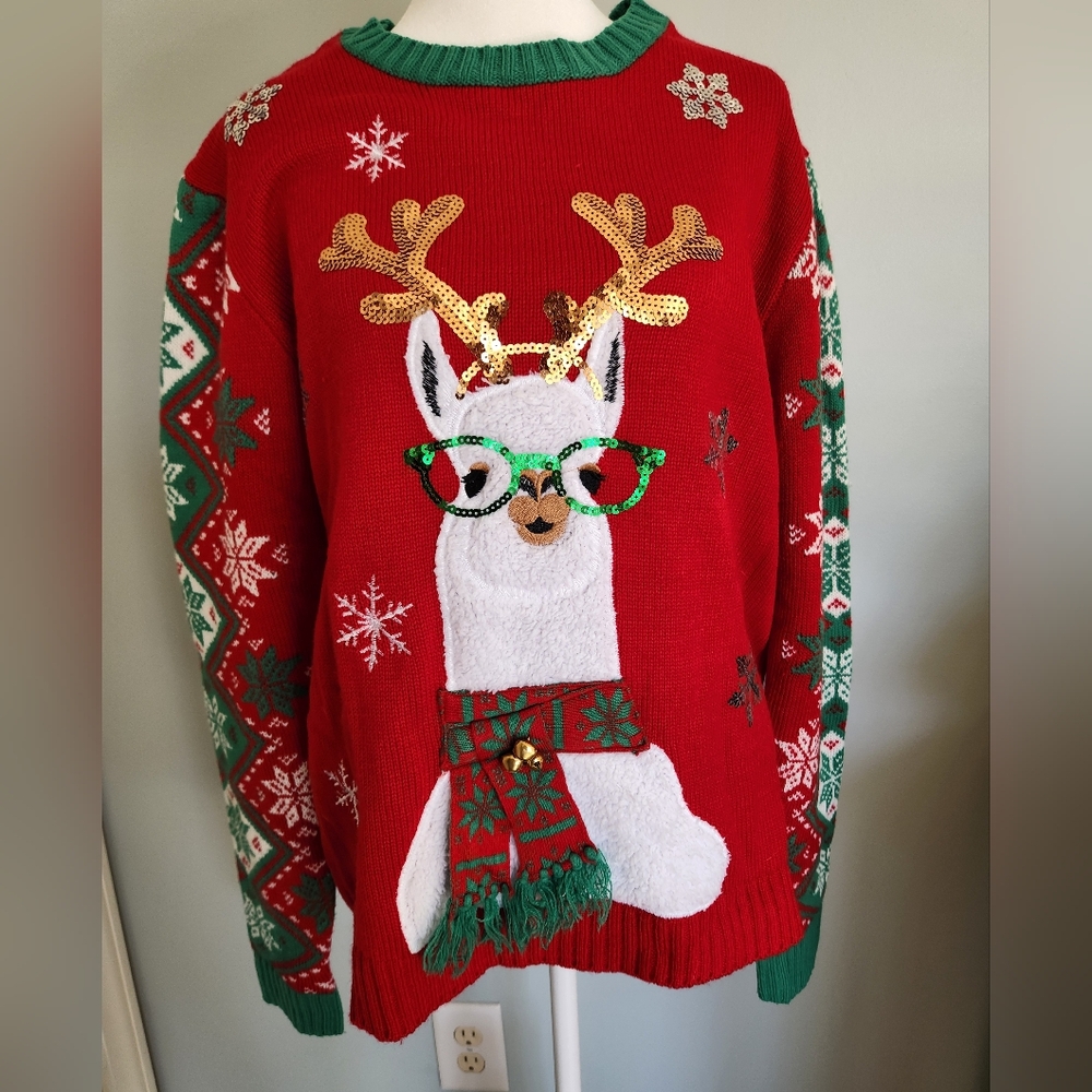 32 Degrees Red and Green Christmas Sweater - M